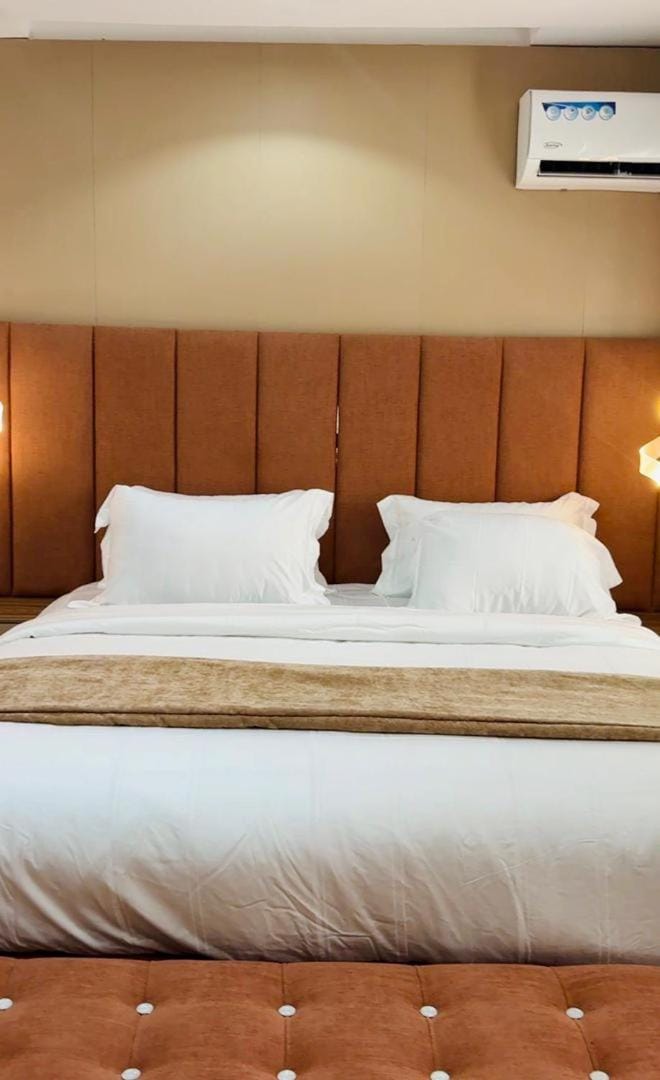Bed, Bedroom, air conditioner