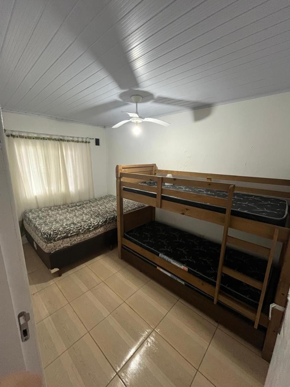 Bed, Bedroom, bunk bed