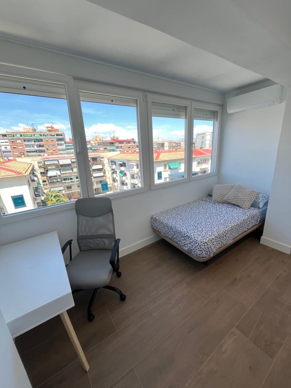 G-rooms Vacation rental in Alicante