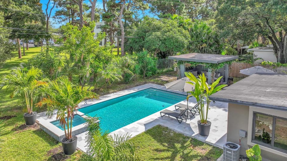 Almost Famous - Pool - Jacuzzi House in Wilton Manors