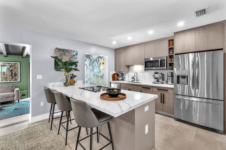 Almost Famous - Pool - Jacuzzi House in Wilton Manors