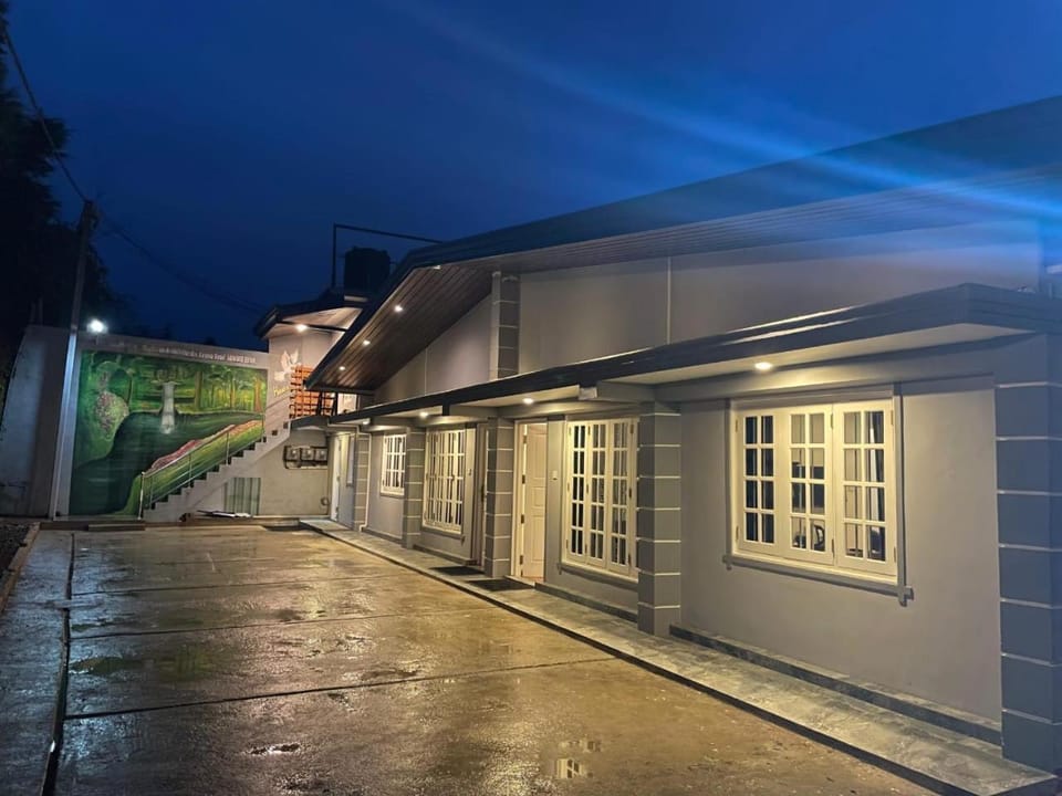 Property building, Facade/entrance, Parking