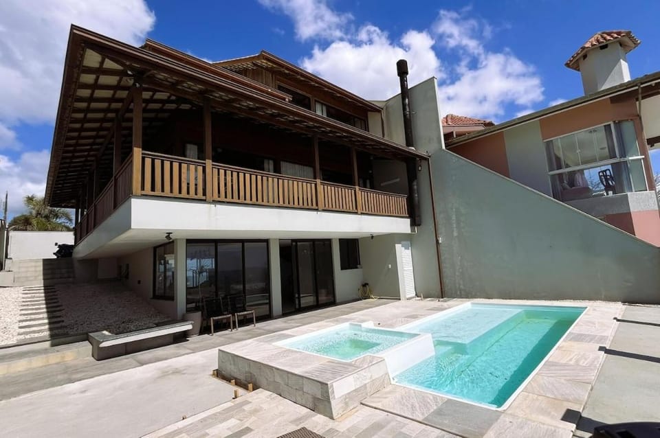Excelente Casa com área Gourmet de frente mar House in State of Santa Catarina