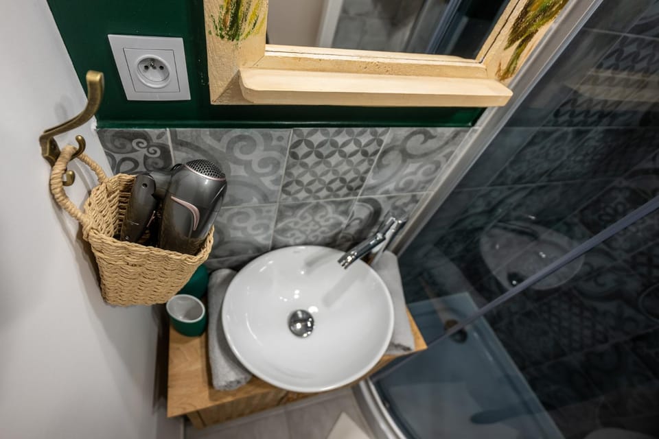 Urban Spring Loft - Studio z antresolą blisko Piotrkowskiej Apartment in Masovian Voivodeship