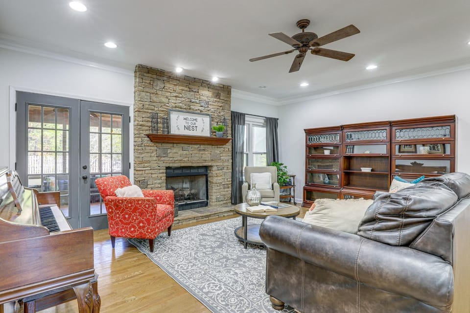 Walk to Trails: Peaceful Family Home in Braselton House in Lake Lanier