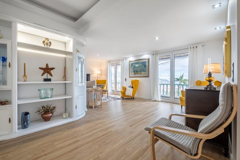 Living room, Sea view