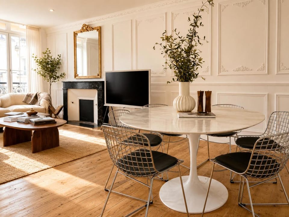 TV and multimedia, Living room, Seating area, Dining area
