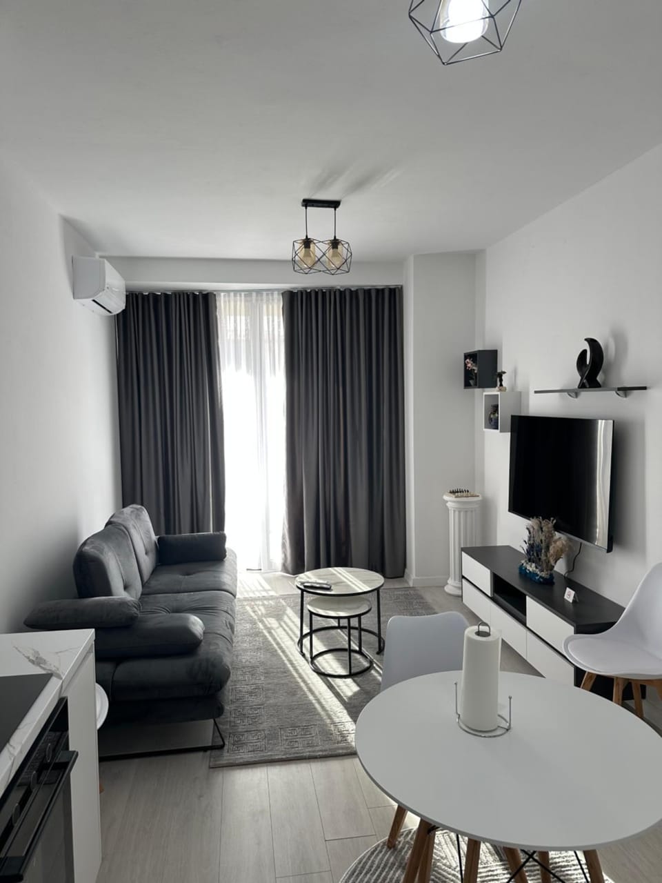 Communal lounge/ TV room, Living room, Seating area