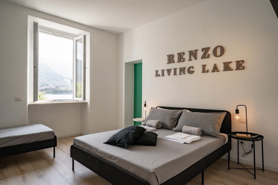 Bed, Photo of the whole room, Bedroom, Lake view