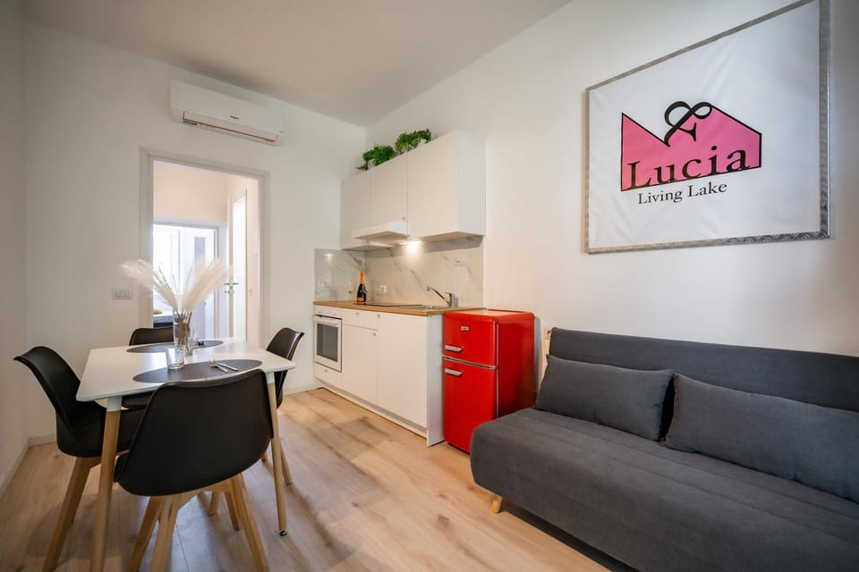 Kitchen or kitchenette, Living room, Seating area, Dining area, air conditioner