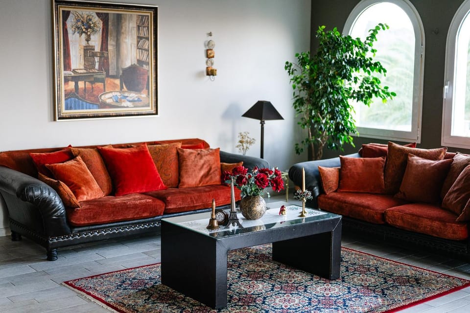 Communal lounge/ TV room, Living room, Seating area