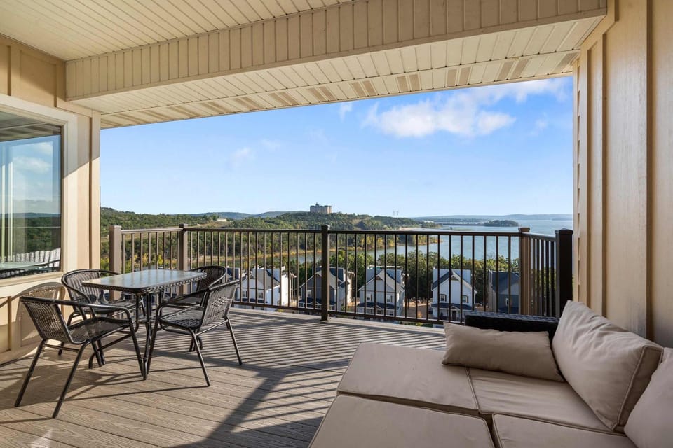 The Lakeview Penthouse - 10ppl House in Branson