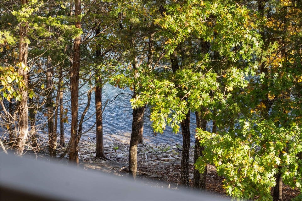 Edgewater Escape - Stay for 6 House in Table Rock Lake
