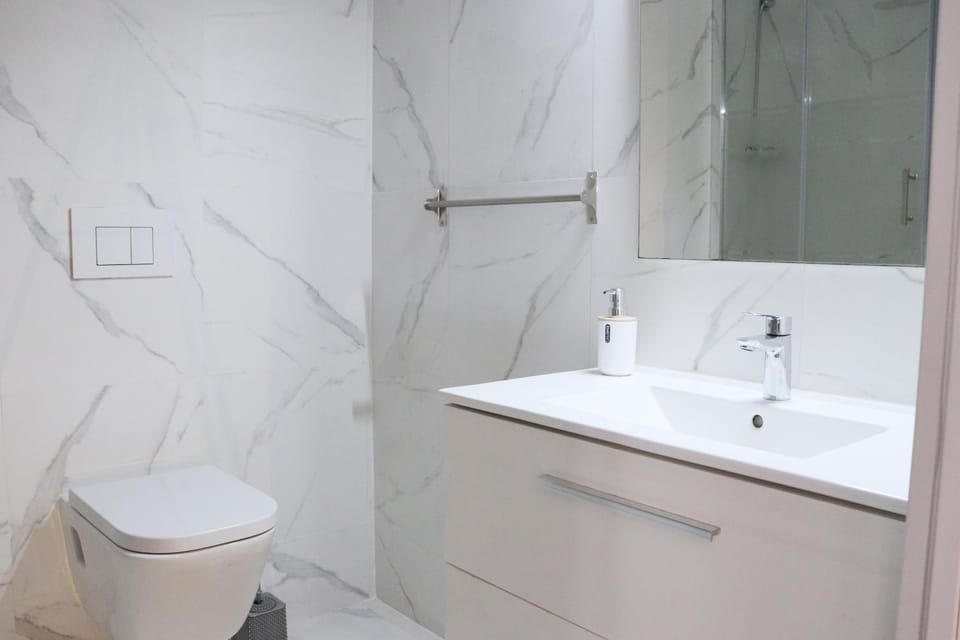 Toilet, Bathroom