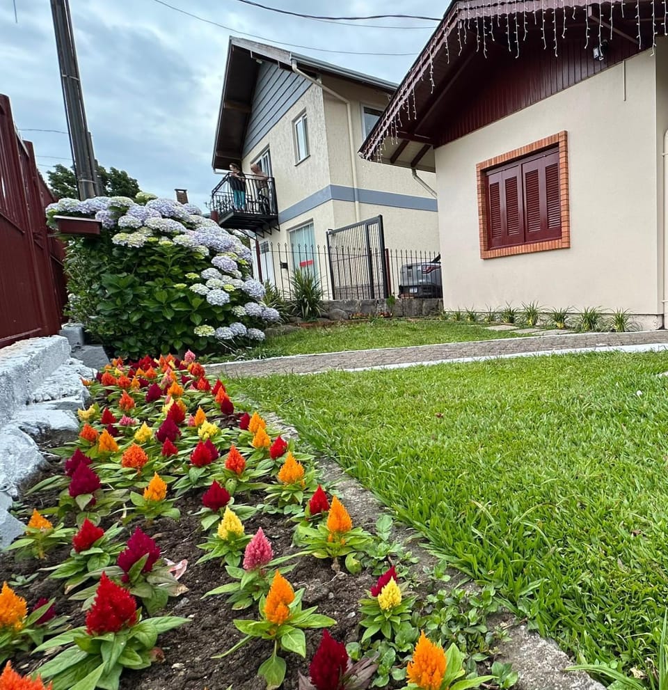 Property building, Spring, Day, Garden, Garden view