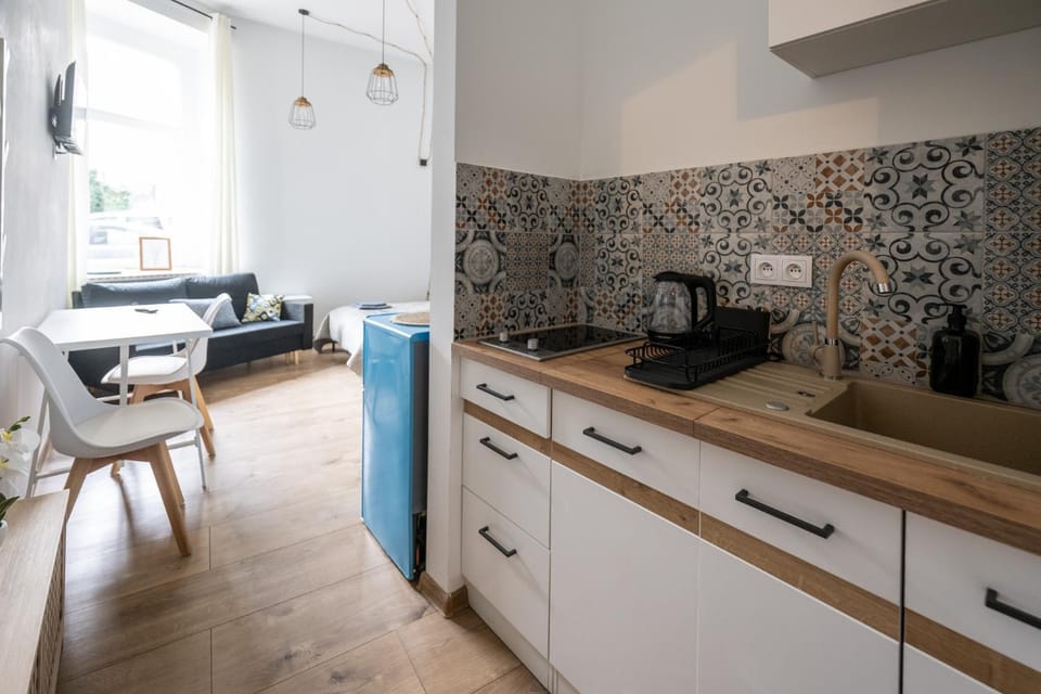 Summer Breeze Studio - apartament dla 3 osób blisko Piotrkowskiej Apartment in Masovian Voivodeship