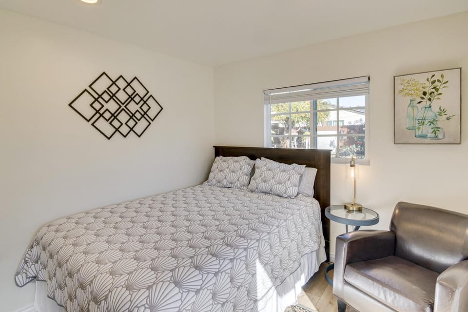 Work & Play! Extended-Stay Studio in Simi Valley Apartment in Simi Valley