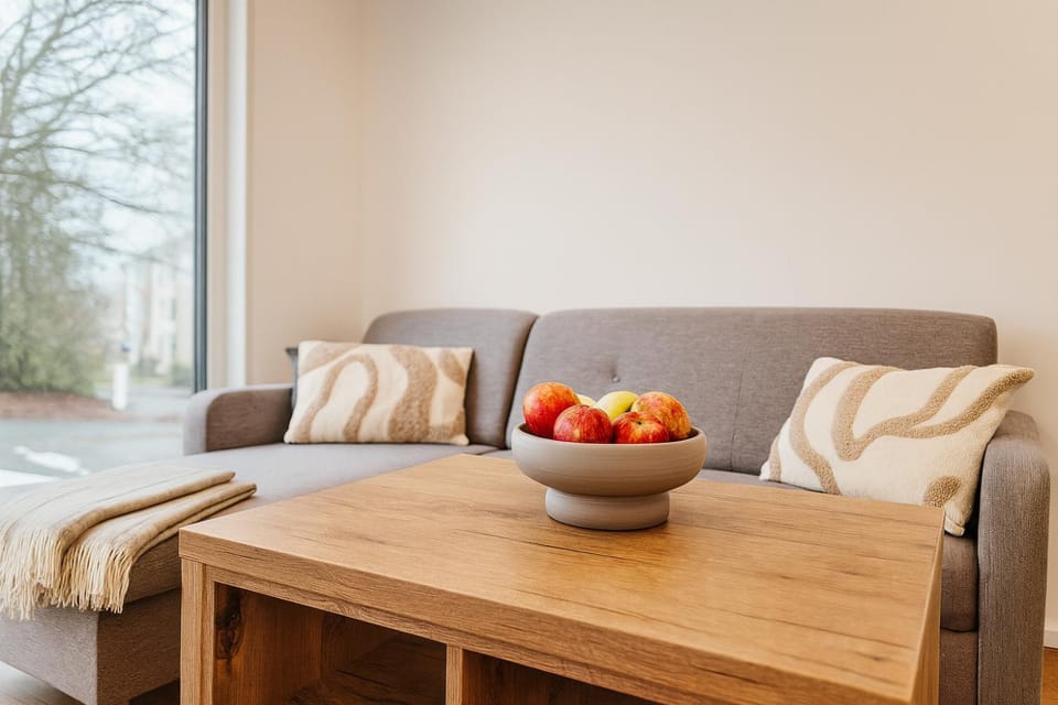 Bed, Living room, Photo of the whole room, Seating area, Bedroom