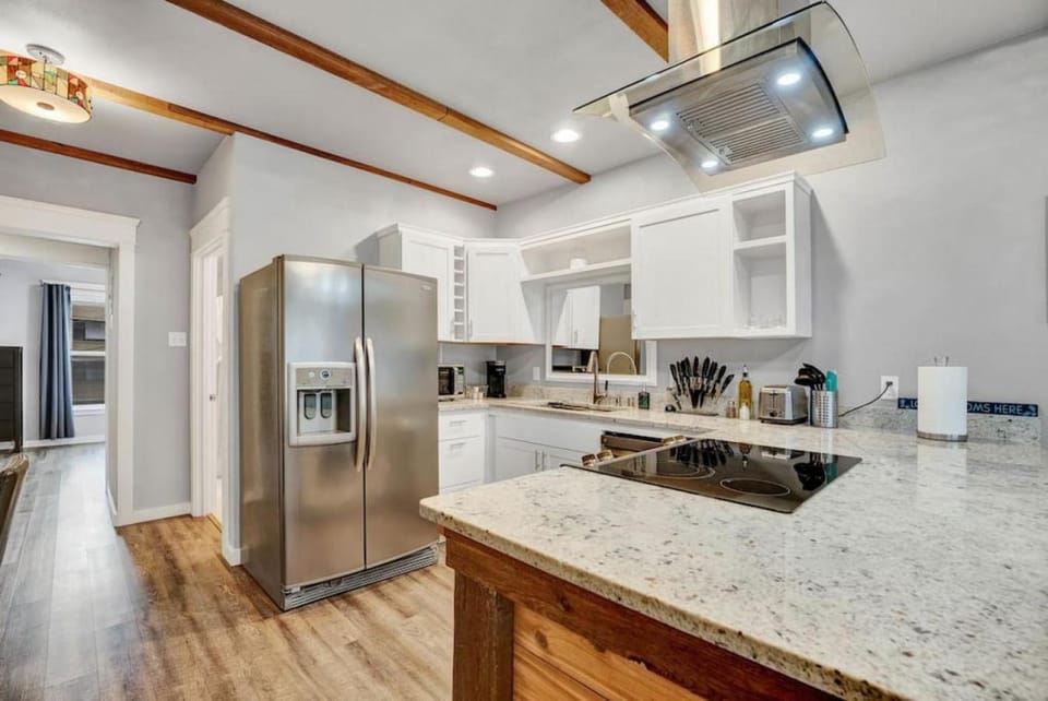 Prime and Modern Downtown Stay Apartment in Tacoma