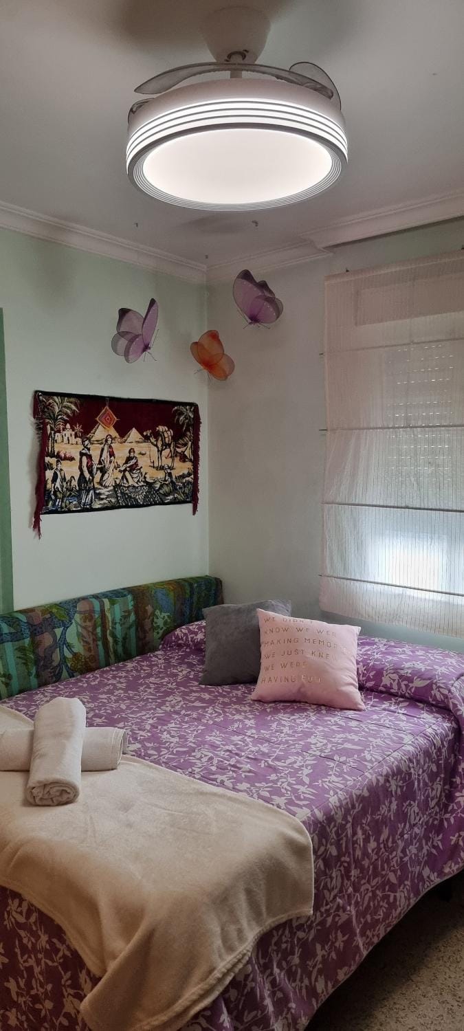 Bedroom, towels