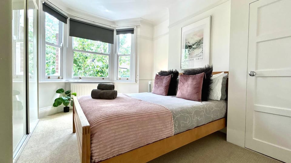 Bed, View (from property/room), Photo of the whole room, Decorative detail, Bedroom, flat iron, hair dryier, heating, internet, storage, towels, wardrobe