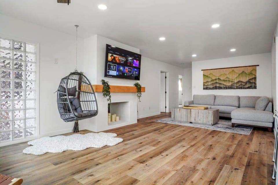 Spectacular Coastal Farmhouse 4BR in Ocean Beach House in Ocean Beach