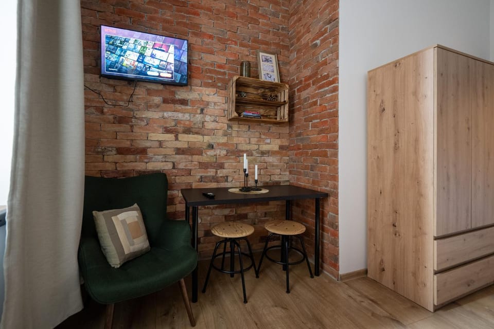 Autumn Ember Loft - Studio blisko Piotrkowskiej Apartment in Masovian Voivodeship