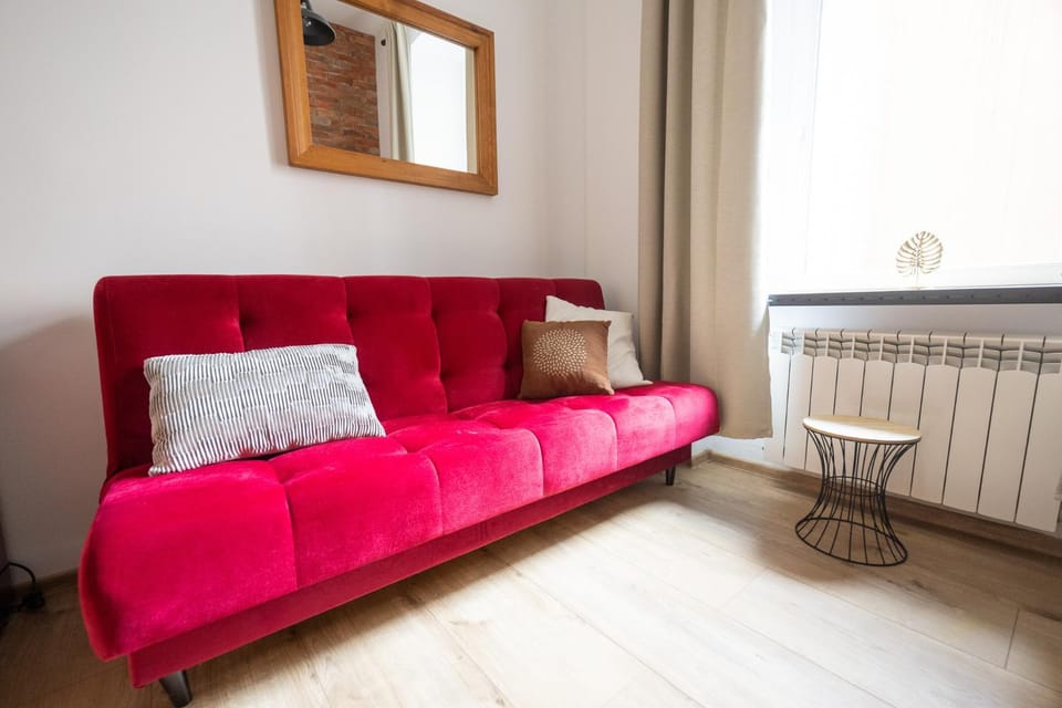 Bed, Living room, Photo of the whole room, Seating area