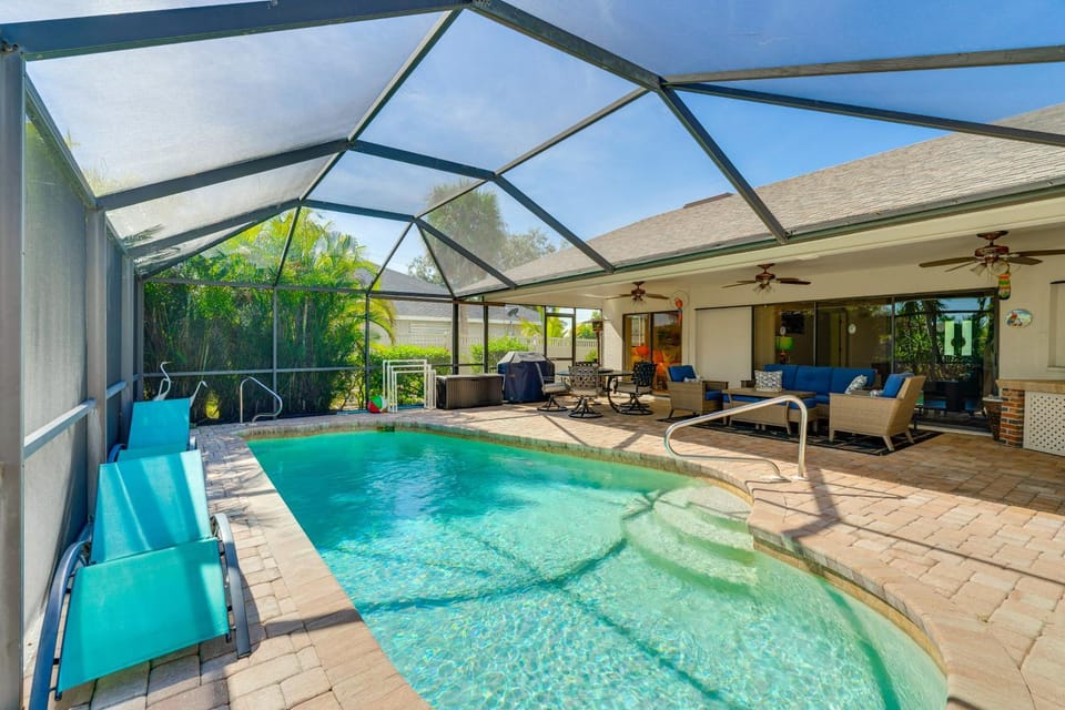 Canal-Front Escape w/ Dock & Pool in Cape Coral House in Cape Coral