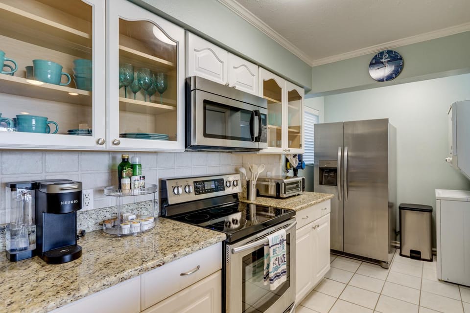Pool Access + Views: Waterfront Lake Conroe Escape House in Lake Conroe