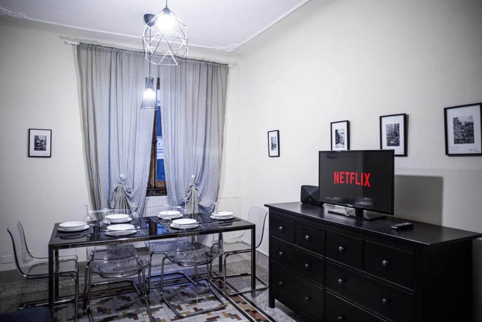 TV and multimedia, Living room, Dining area