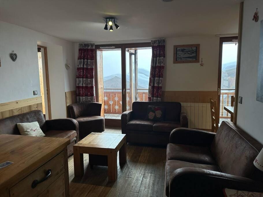 Chalet Petite Etoile Des Neiges Chalet in Huez