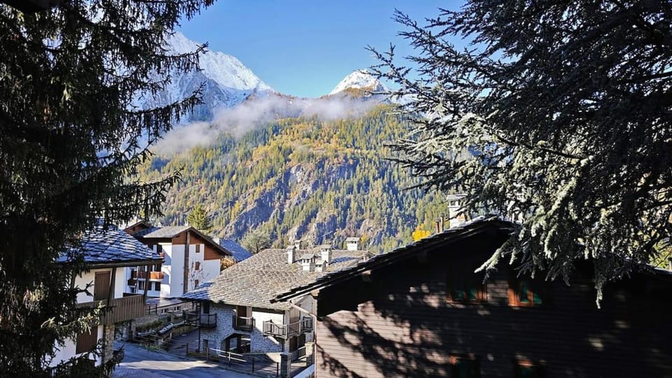 Villa Tancredi - The Belle Époque Apartment in Courmayeur