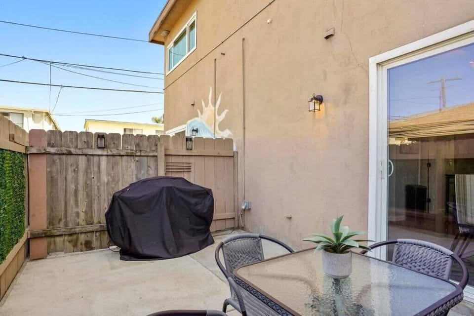 Patio, BBQ facilities