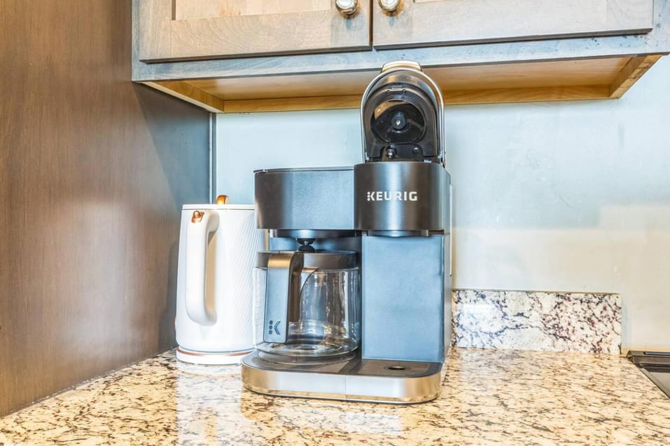 Coffee/tea facilities, kitchen