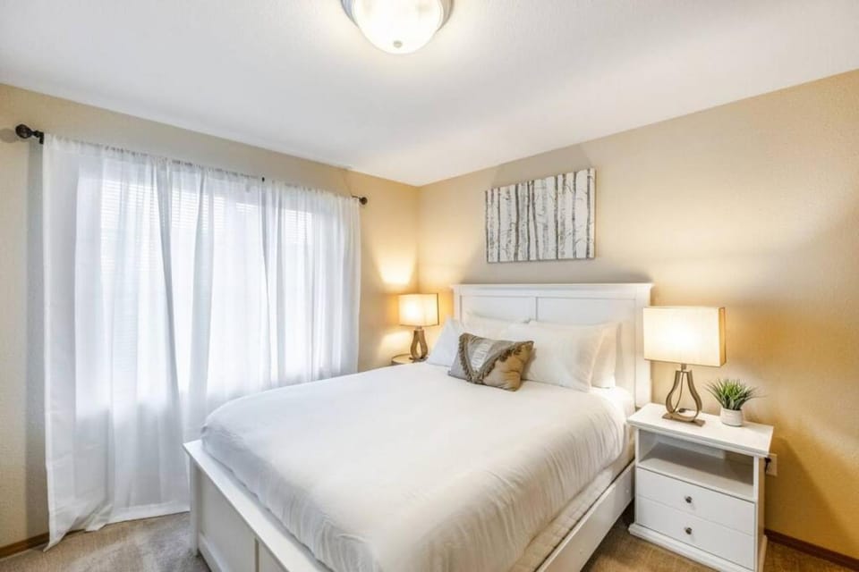 Serene Craftsman Near Boeing Everett House in Paine Lake Stickney