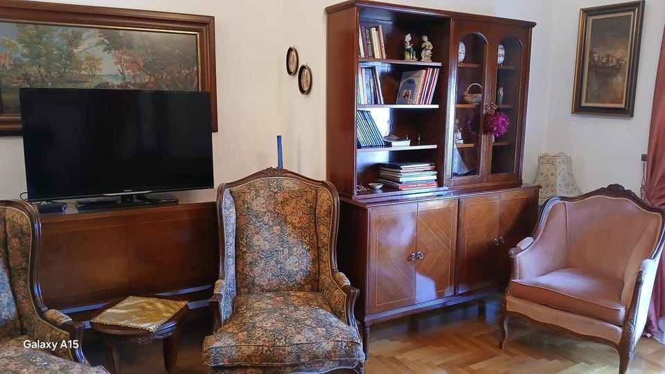 Library, TV and multimedia, Living room