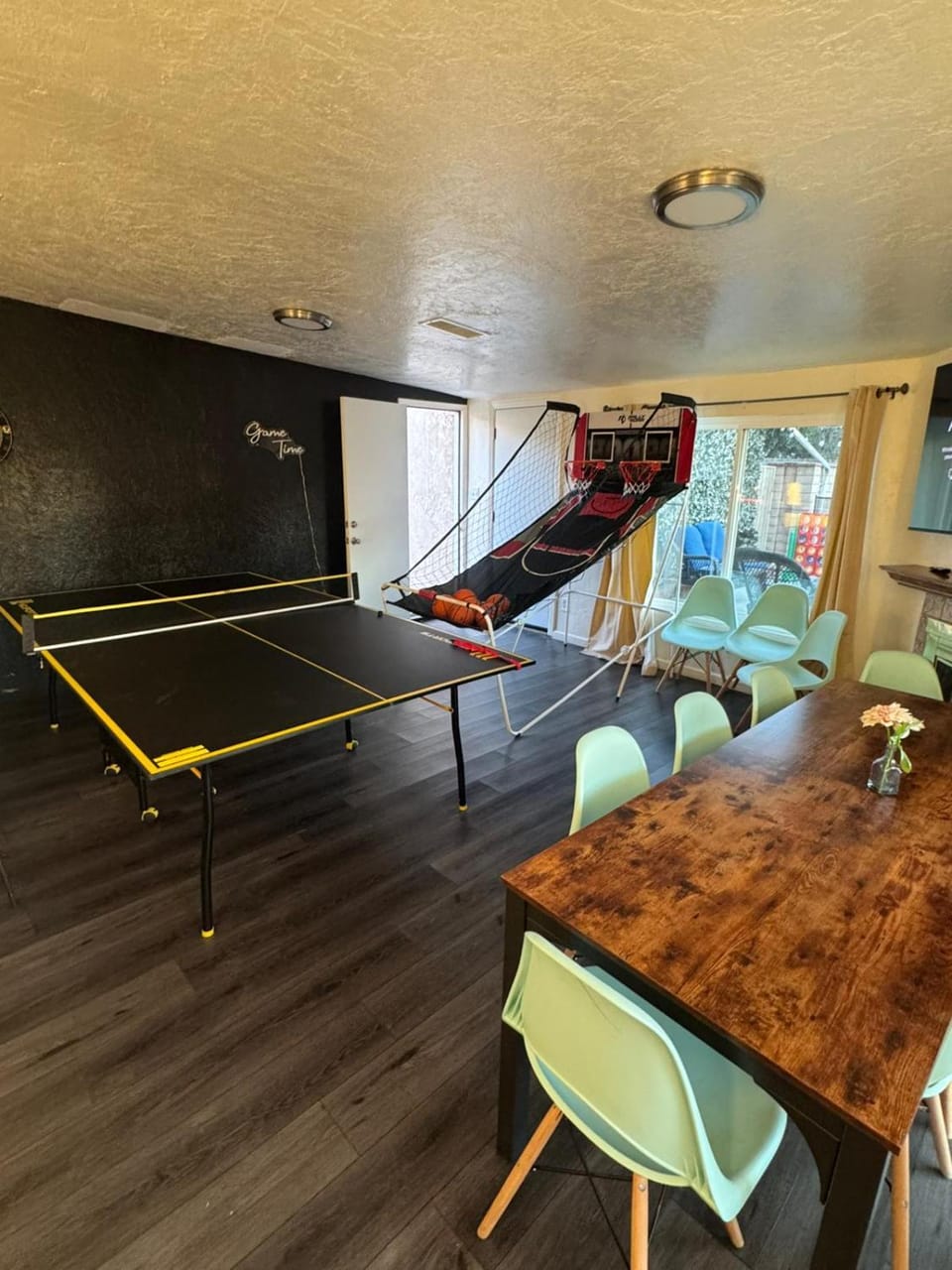 Hot Tub - Pool - FirePit - GameRoom - Sleeps 12! House in Riverside