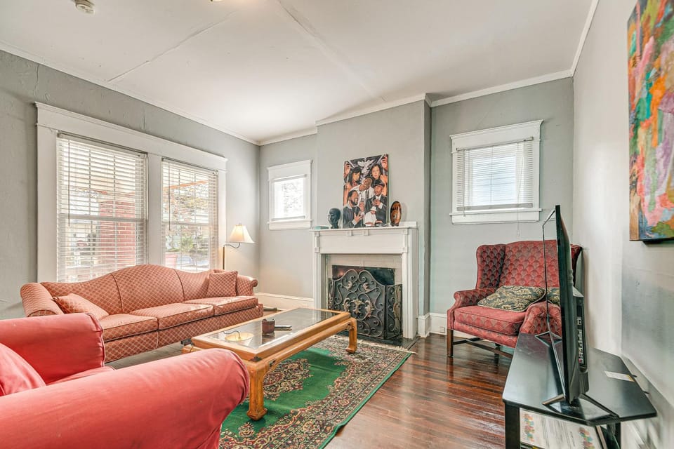 Family Retreat w/ Yard < 1 Mi to Dtwn Durham! House in Durham