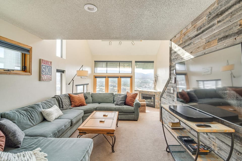Private Sauna! Spacious Ski Condo Near Winter Park House in Fraser