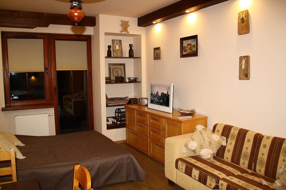 Living room, Dining area, Bedroom