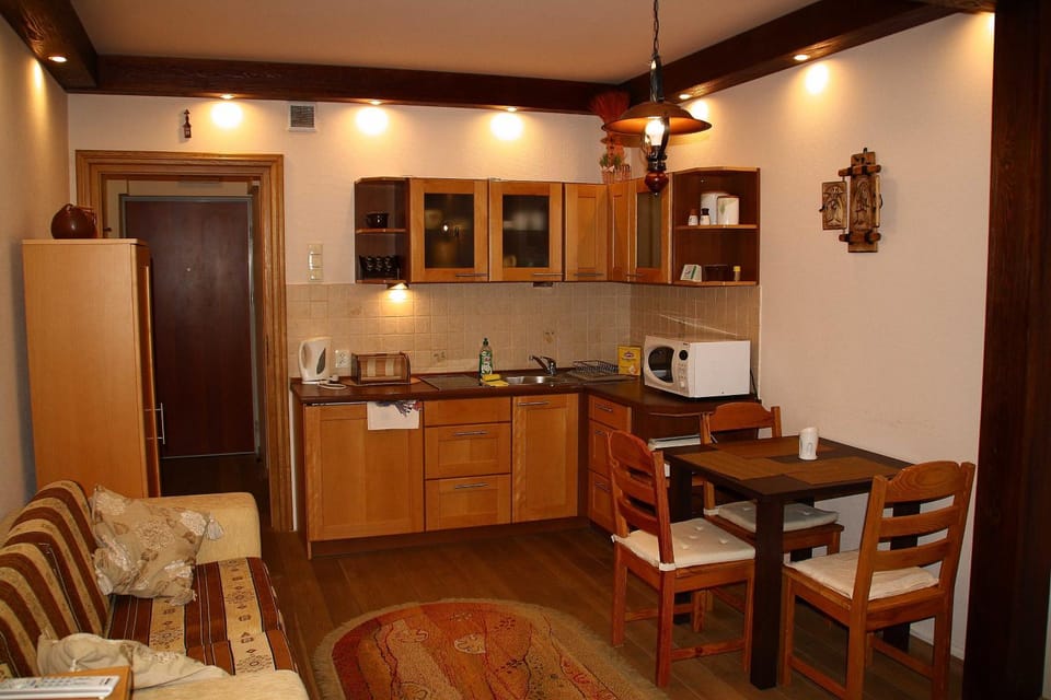 Kitchen or kitchenette, Living room, Dining area