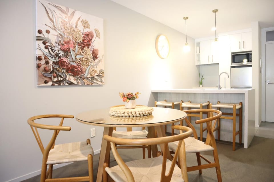 Dining area, kitchen