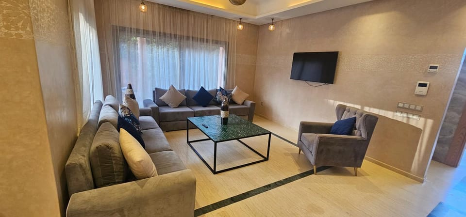 Communal lounge/ TV room, TV and multimedia, Living room, Seating area