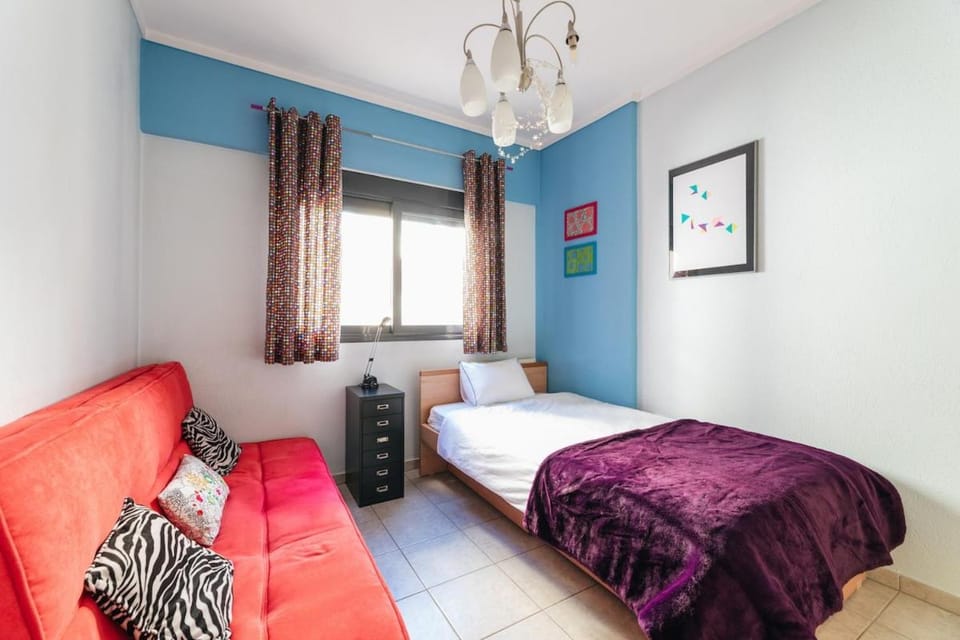 Harbor views next to the subway and railway Apartment in Thessaloniki