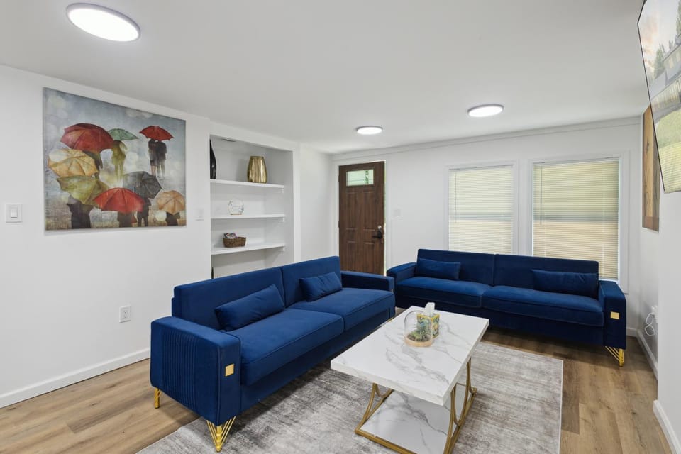 Airport Hanger Suite II Villa in Lansing