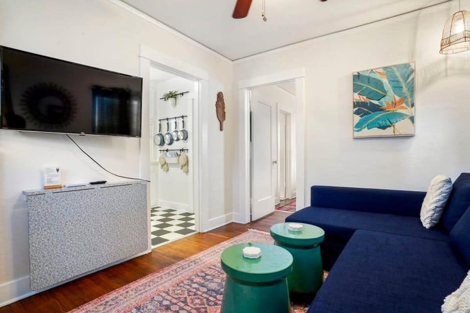 Adorable Quirky Hideaway BIG Private Enclosed Yard House in San Diego