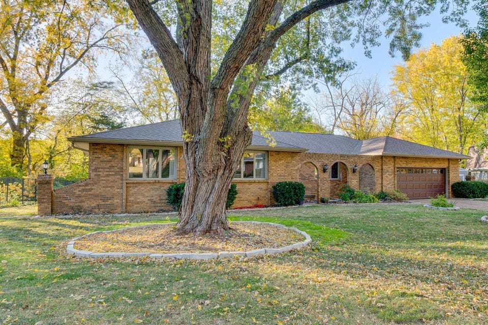 4 Mi to Capitol: Spacious Springfield Home w/ Deck House in Springfield