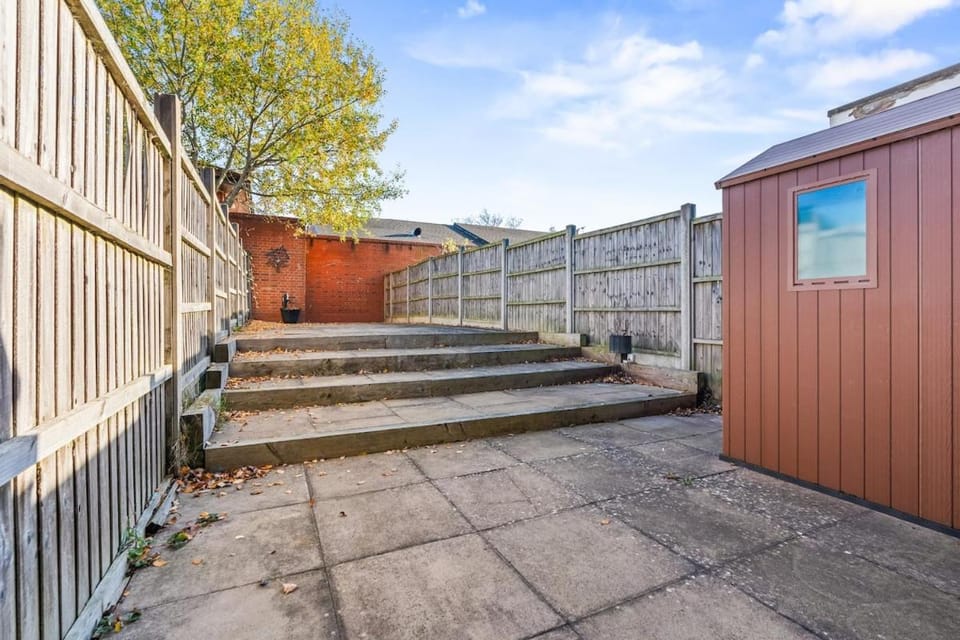 Property building, Day