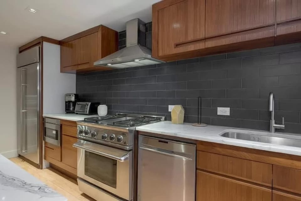 Modern Townhouse in Historic Harlem House in Harlem